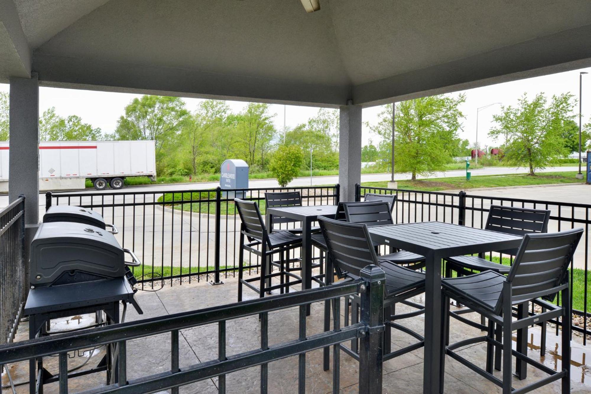 Candlewood Suites Kansas City Northeast By Ihg Exterior foto